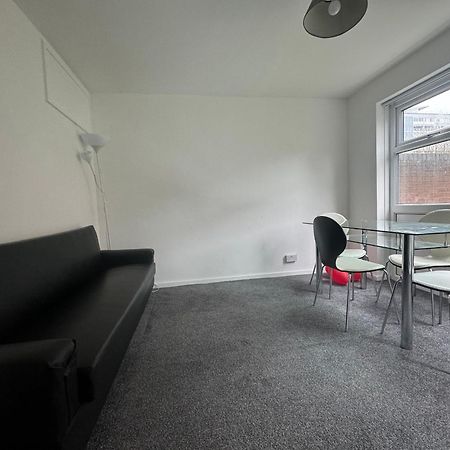 Homestays-Close To Coventry City And University I Free Parking I Wi-Fi Εξωτερικό φωτογραφία